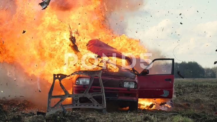 ಬೆಂಗಳೂರು :ಭೀಕರ ಅಪಘಾತದಲ್ಲಿ ಮಗು ಸೇರಿ ಇಬ್ಬರ ಮೃತ್ಯು